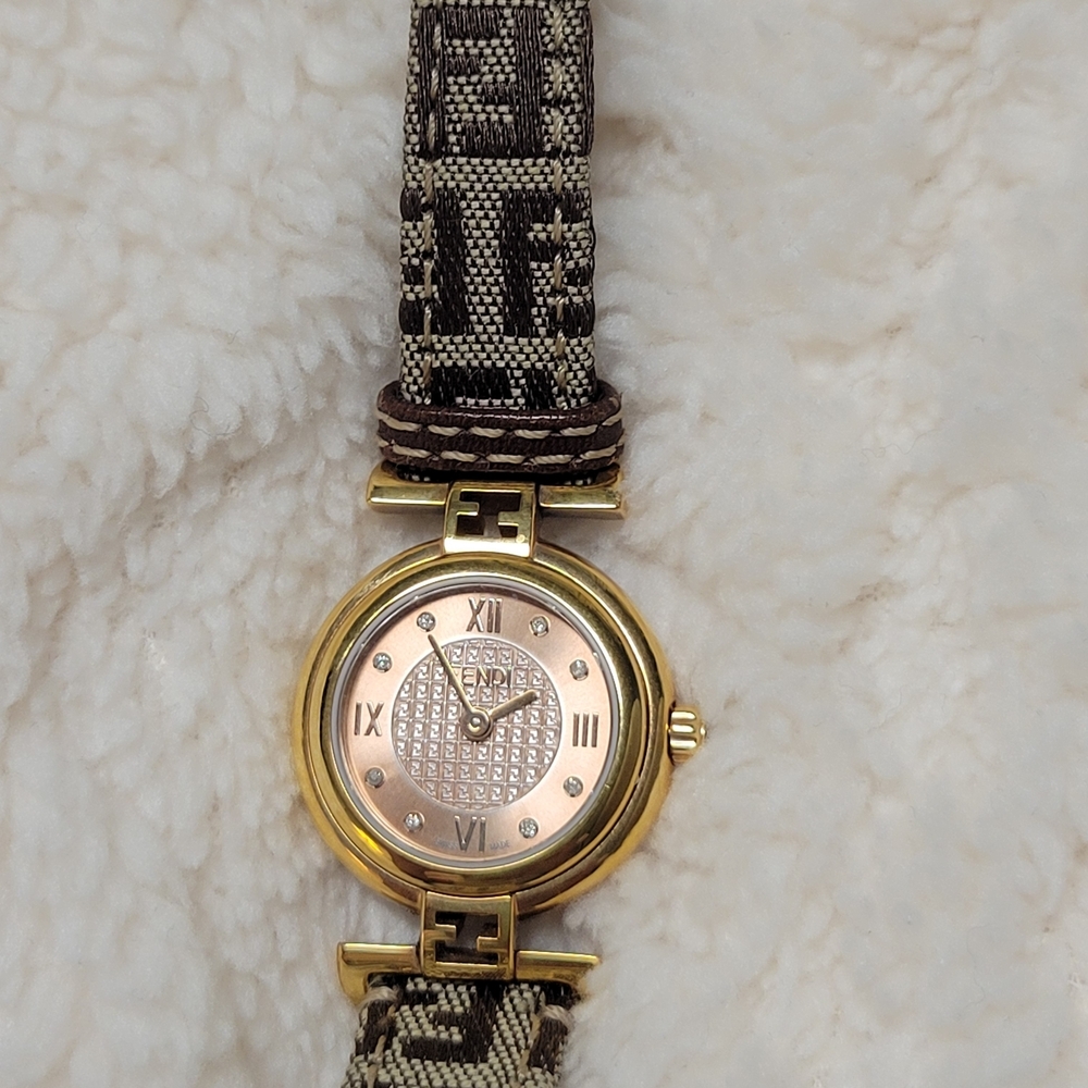 Fendi Orologi 2700L Leather Strap Watch - Picture 4 of 15